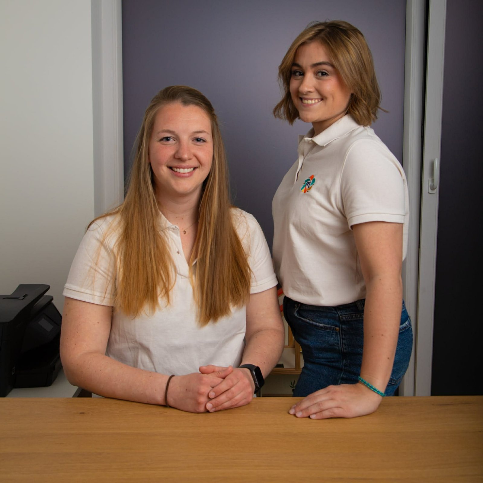 Marie Senden et Léa Strasser souriante